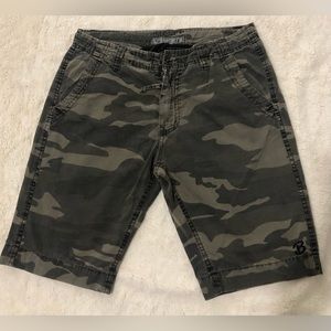Short for men size 30, brand Buffalo, color camouflage.